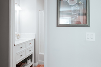 CatherAve Bathroom02