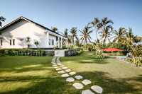 VillaBloom Lawn VillaBloom Lawn