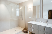 TheMayVilla Bathroom02