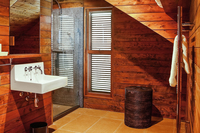 BoathouseResidence bathroom