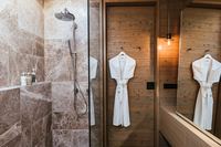 VineyardVilla Bathroom3