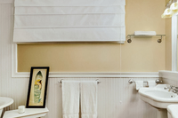 BayViewDrive Bathroom