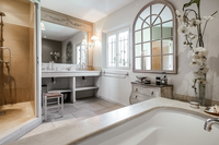 RuedesMejeansResidence Bathroom