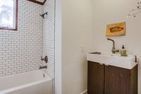 SheffieldAvenueResidence Bathroom