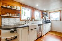 SheffieldAvenueResidence Kitchen