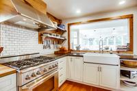 SheffieldAvenueResidence Kitchen4
