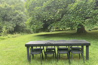 bungalow 1930s outdoor table