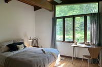 guest queen bed