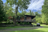 exerior with bronco and back deck