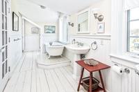 rockledge bathroom clawfoot