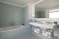 parister bathroom horizontal 2