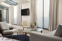 MB_salon410_JrSuite3