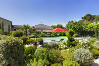 The Avenue de la Leque Residence