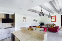 The Avenue de la Leque Residence