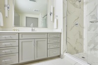 ellis 2br bathroom