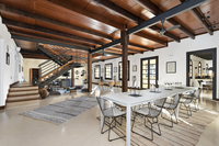 The Carrer de la Reina Residence 