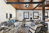 The Carrer de la Reina Residence 