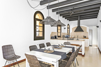 The Carrer de la Reina Residence 