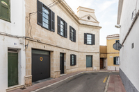 The Carrer de la Reina Residence 
