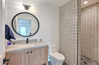 Bathroom in En Suite Guest Room hillcrest_dr_412_34_332671_mls