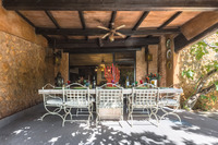 Covered Pergola dining table 3