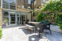 The Oakington Road residence 