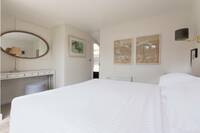 The Oakington Road residence 