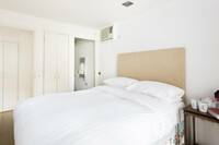 The Gironde Road Residence
