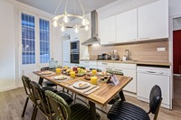 The Carrer de Rosello Residence