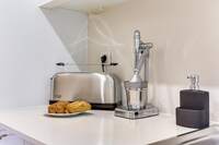 The Carrer de Calabria Residence
