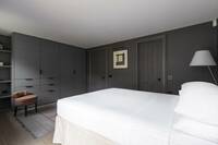 The Charlwood Place residence