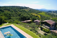 Fun in the pool with amazing views Fun in the pool with amazing views