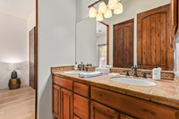 Each guest bedroom is equipped with a king size bed and luxury linens.
| The Sonoran by Boutiq Luxury Vacation Rentals | Scottsdale, Arizona