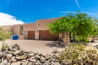 Boutiq kitchens come fully stocked with tons of gadgets and plenty of storage space, so you can stock up and make a wonderful meal for your group!
| The Sonoran by Boutiq Luxury Vacation Rentals | Scottsdale, Arizona