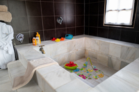 Apartment 5   Bathroom