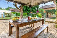 Alfresco Breakfasts at Les Chouettes Alfresco Breakfasts at Les Chouettes