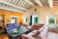 The Podere Vetrichina Residence