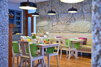 SolarEgasMoniz_breakfastroom