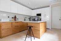 The Simon Close Residence