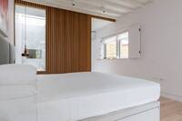 The Simon Close Residence