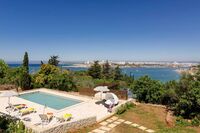 The Casa da Colmeia Residence