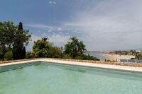 The Casa da Colmeia Residence