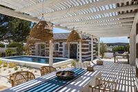 The Rua das Casas de Colmo Residence
