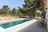 The Rua das Casas de Colmo Residence