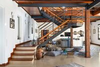 The Carrer de la Reina Residence 