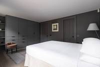 The Charlwood Place residence
