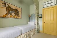 The Porchester Square VI Residence