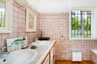 PinetBathroom02