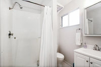 DryCreekBathroom02