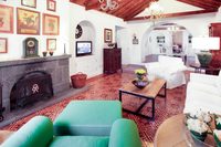 LaAsomaditaLivingRoom01